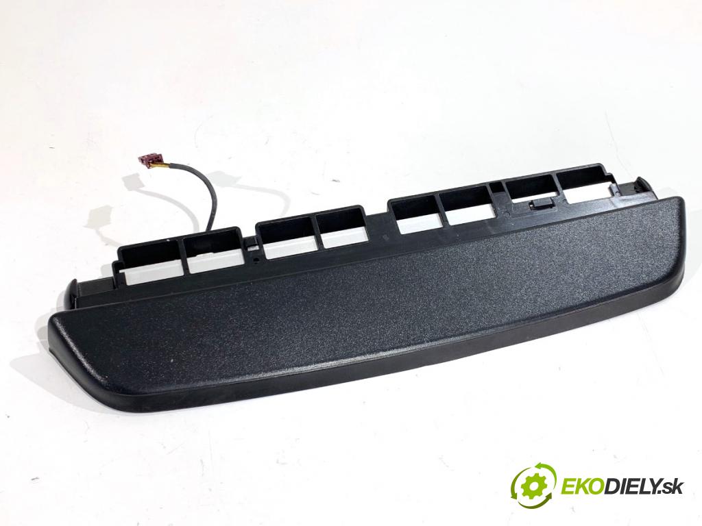 BMW G30 sedan 2022 140 kW 520 d xDrive 1995 světlo brzdových světel 7360527