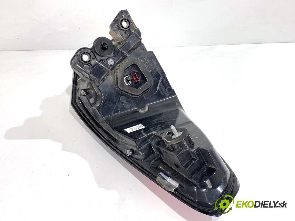 BMW G30 sedan 2022 140 kW 520 d xDrive 1995 světlo pravý zadní část 8493812