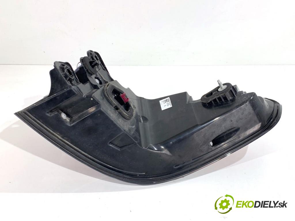 BMW G30 sedan 2022 140 kW 520 d xDrive 1995 světlo levý zadní část 8493811