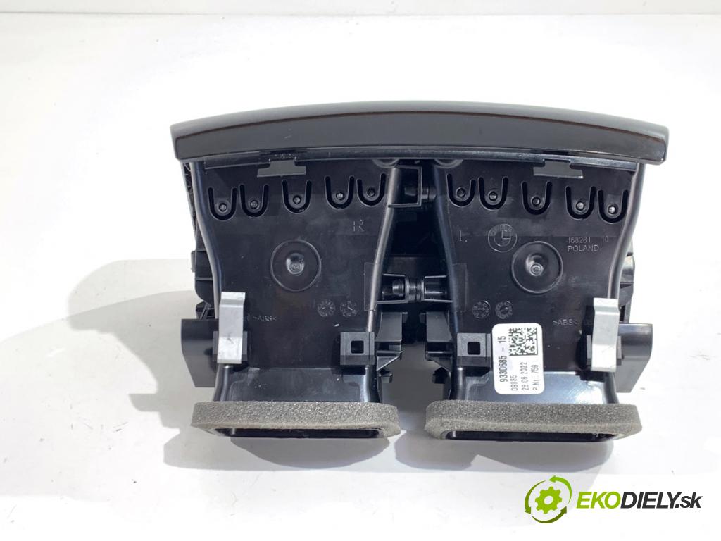 BMW G30 sedan 2022 140 kW 520 d xDrive 1995 Mriežky kúrenia zad 9330685