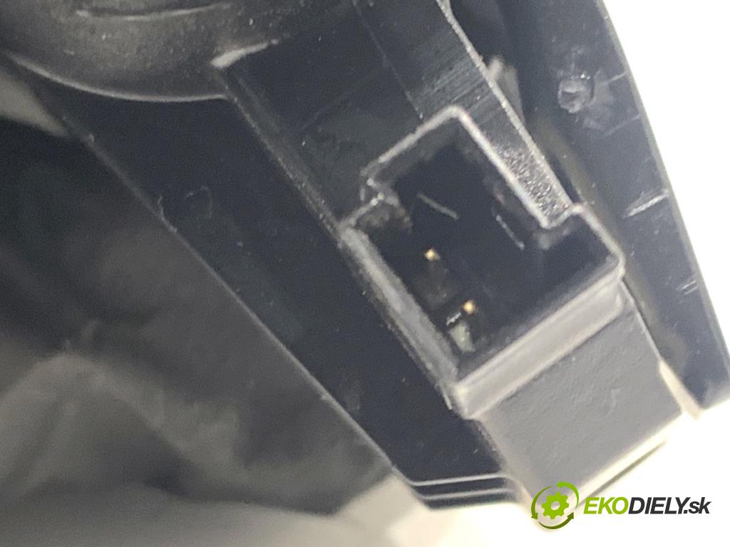 BMW G30 sedan 2022 140 kW 520 d xDrive 1995 Kľučka dverí zad 7381868