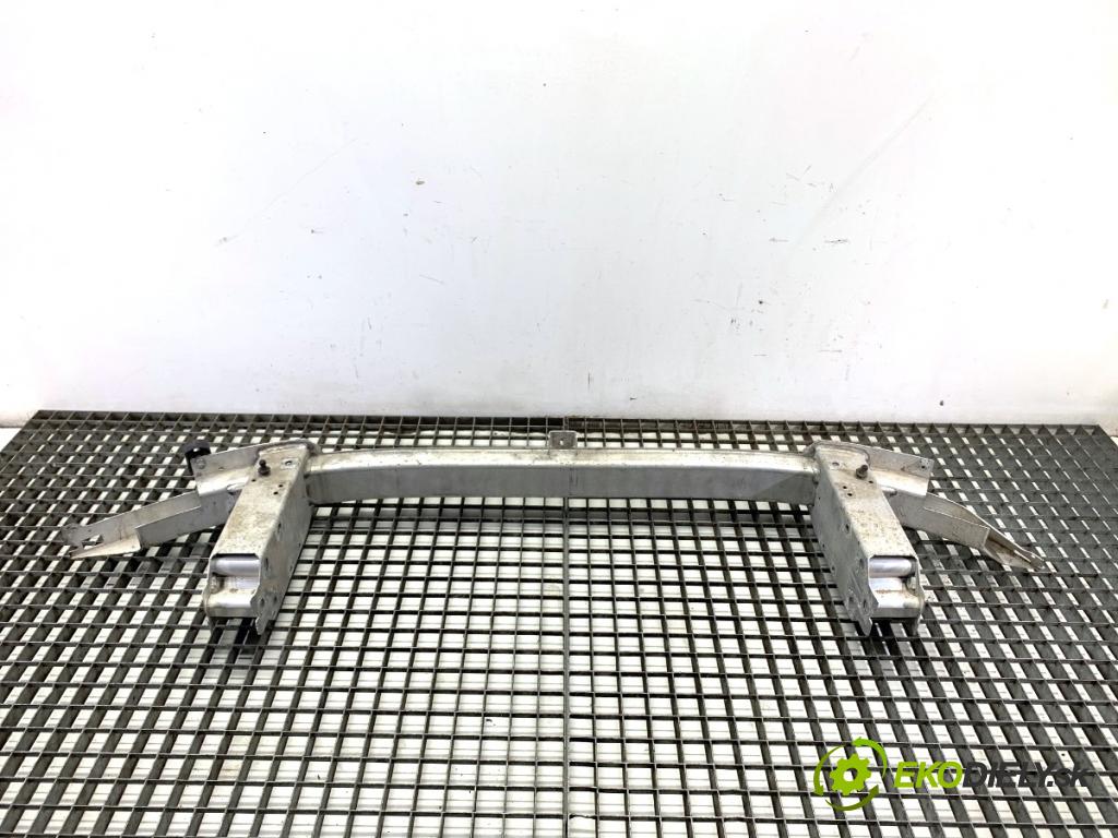 BMW G30 sedan 2022 140 kW 520 d xDrive 1995 výztuha nárazníka přední část 7385288 (Přední výztuha)