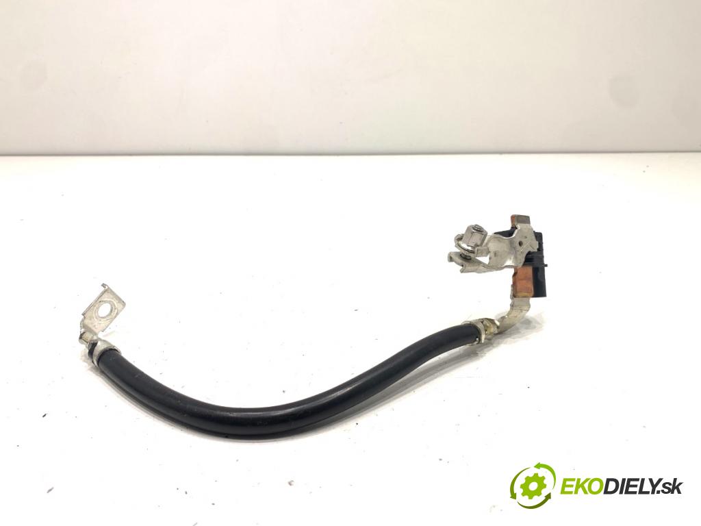 BMW G30 sedan 2022 140 kW 520 d xDrive 1995 svorka MINUS: 9855910