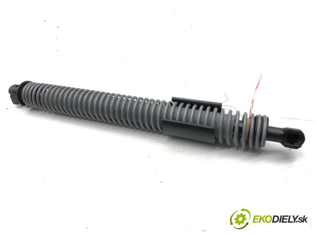 BMW G30 sedan 2022 140 kW 520 d xDrive 1995 teleskop Teleskop dveří pravý 