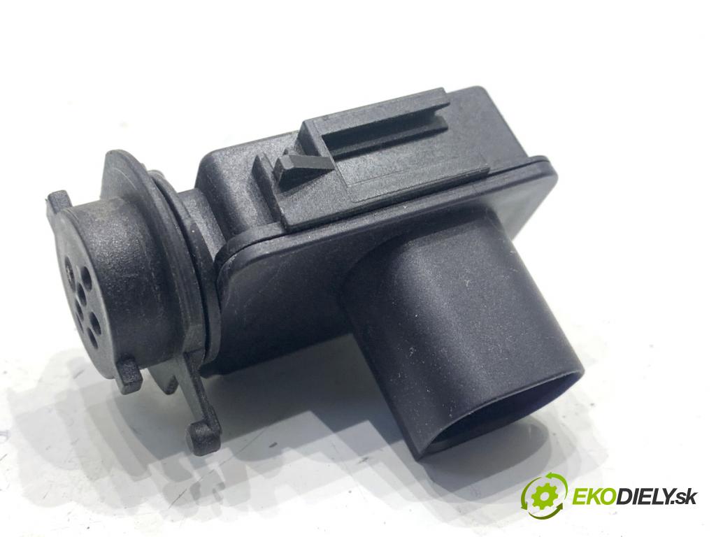 BMW G30 sedan 2022 140 kW 520 d xDrive 1995 Snímač kvality vzduchu 9872065