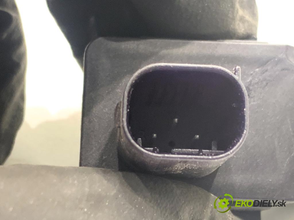 BMW G30 sedan 2022 140 kW 520 d xDrive 1995 Snímač kvality vzduchu 9872065