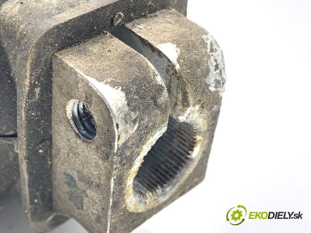 BMW G30 sedan 2022 140 kW 520 d xDrive 1995 tyč tyče řídící