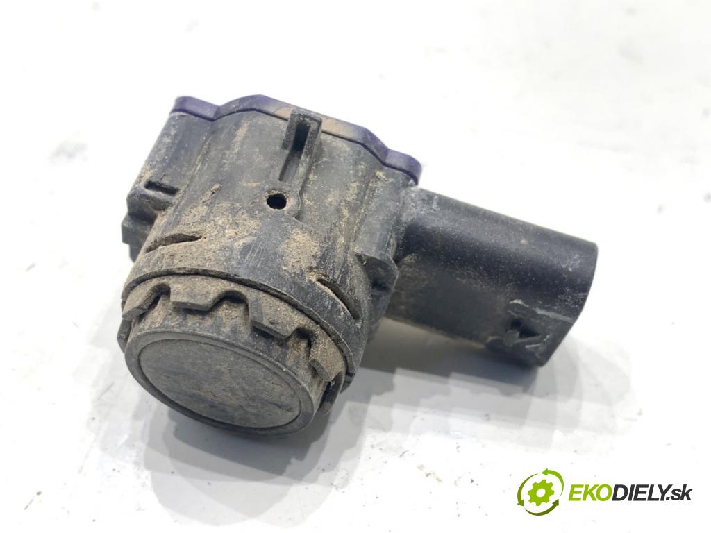 BMW G30 sedan 2022 140 kW 520 d xDrive 1995 Snímač PDC 9826961