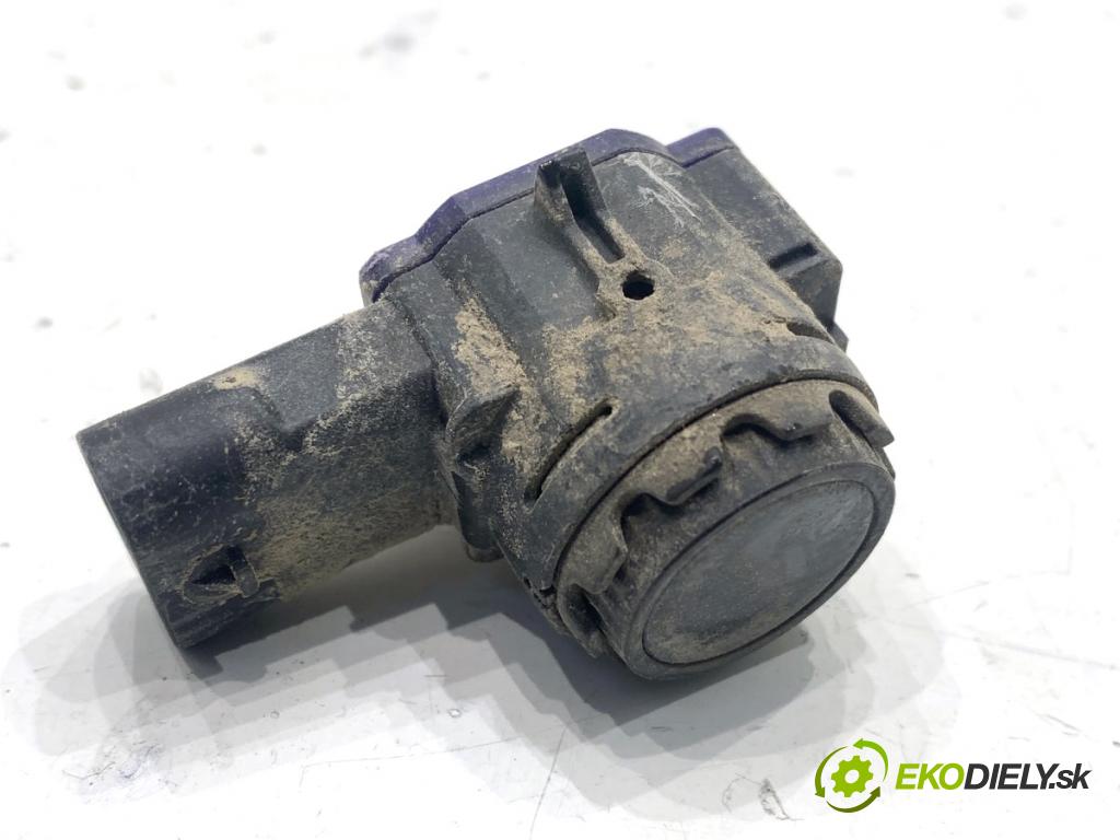 BMW G30 sedan 2022 140 kW 520 d xDrive 1995 Snímač PDC 9826961