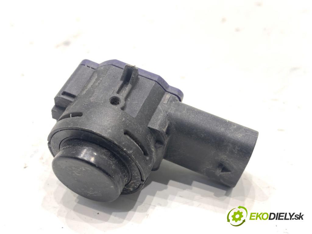 BMW G30 sedan 2022 140 kW 520 d xDrive 1995 Snímač PDC 9826784