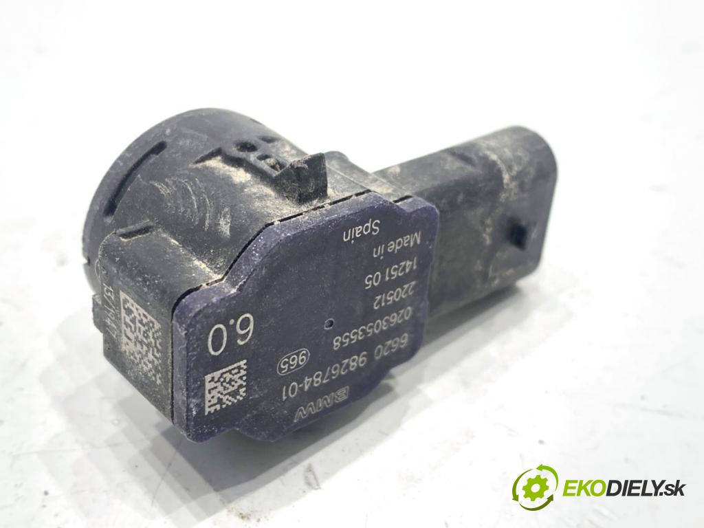 BMW G30 sedan 2022 140 kW 520 d xDrive 1995 Snímač PDC 9826784