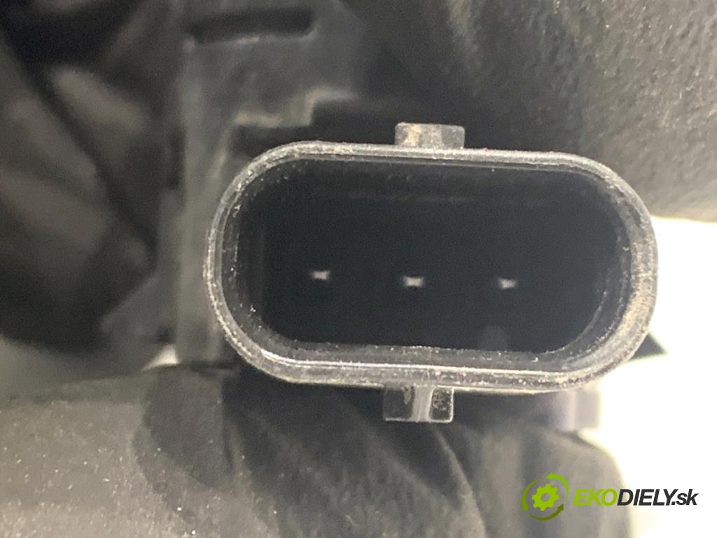 BMW G30 sedan 2022 140 kW 520 d xDrive 1995 Snímač PDC 9826784