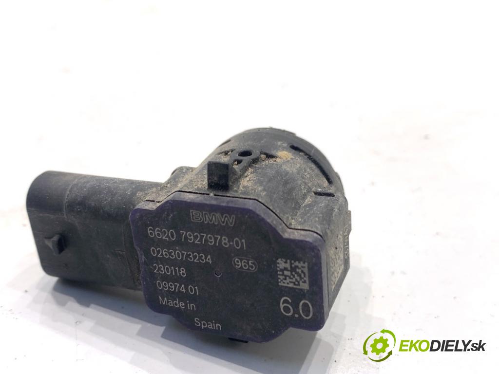 BMW G30 sedan 2022 140 kW 520 d xDrive 1995 Snímač PDC 7927978