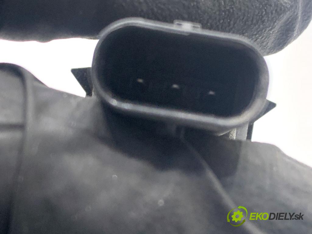 BMW G30 sedan 2022 140 kW 520 d xDrive 1995 Snímač PDC 7927978