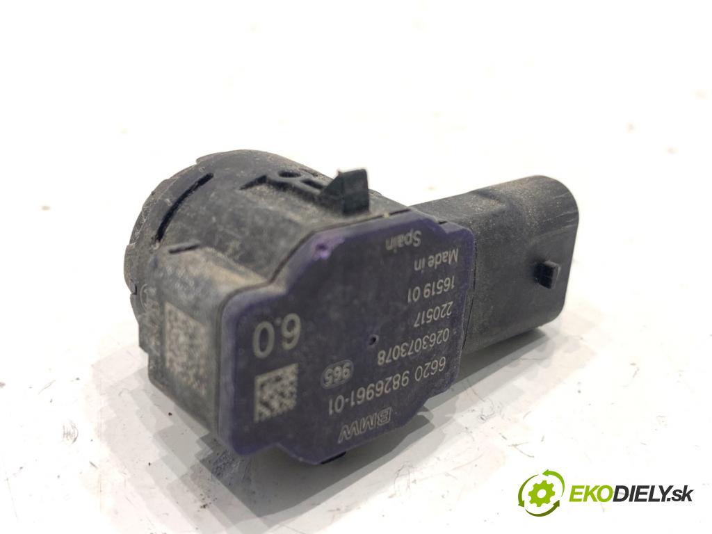 BMW G30 sedan 2022 140 kW 520 d xDrive 1995 Snímač PDC 9826961