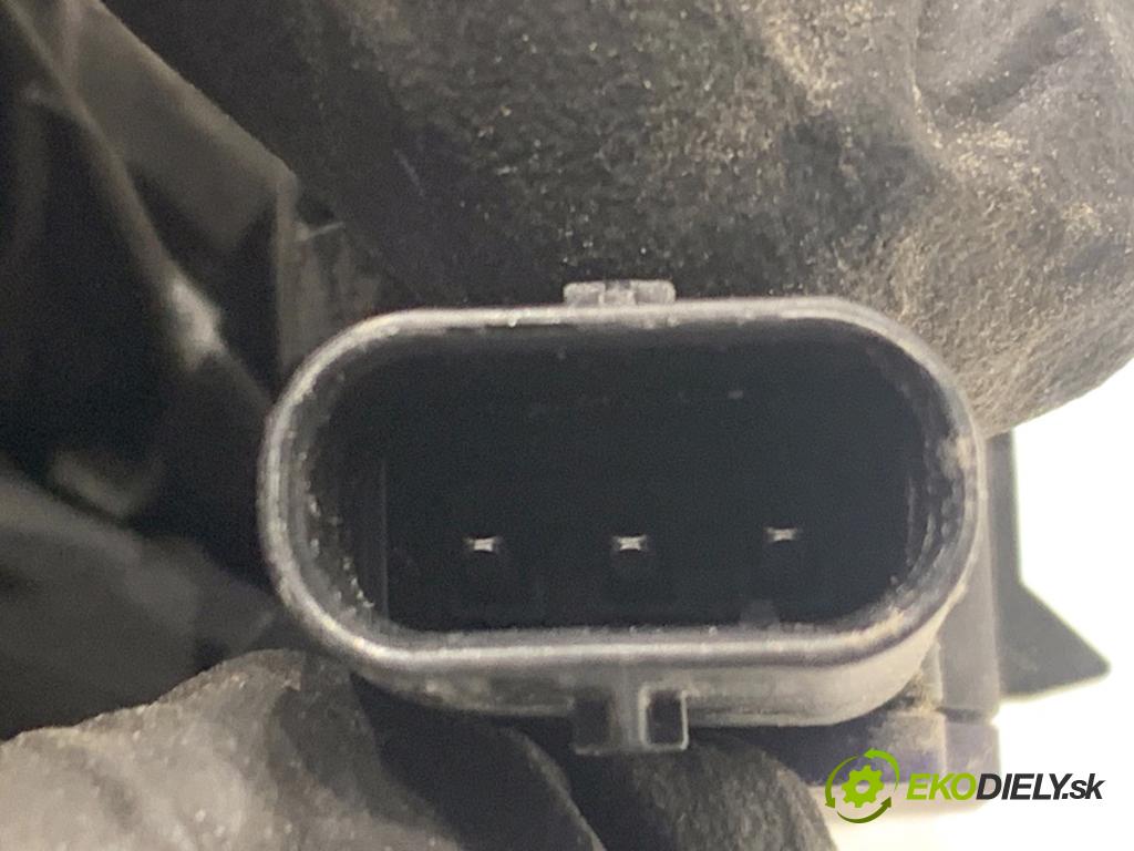 BMW G30 sedan 2022 140 kW 520 d xDrive 1995 Snímač PDC 9826961