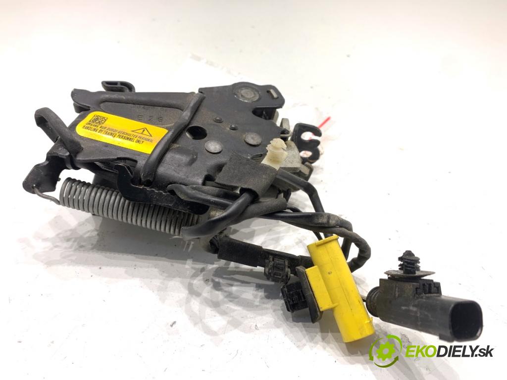 BMW G30 sedan 2022 140 kW 520 d xDrive 1995 zámok kapoty levý 7347410