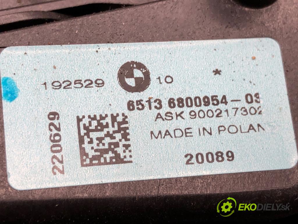 BMW G30 sedan 2022 140 kW 520 d xDrive 1995 subwoofer 6800954 (Audio zariadenie)