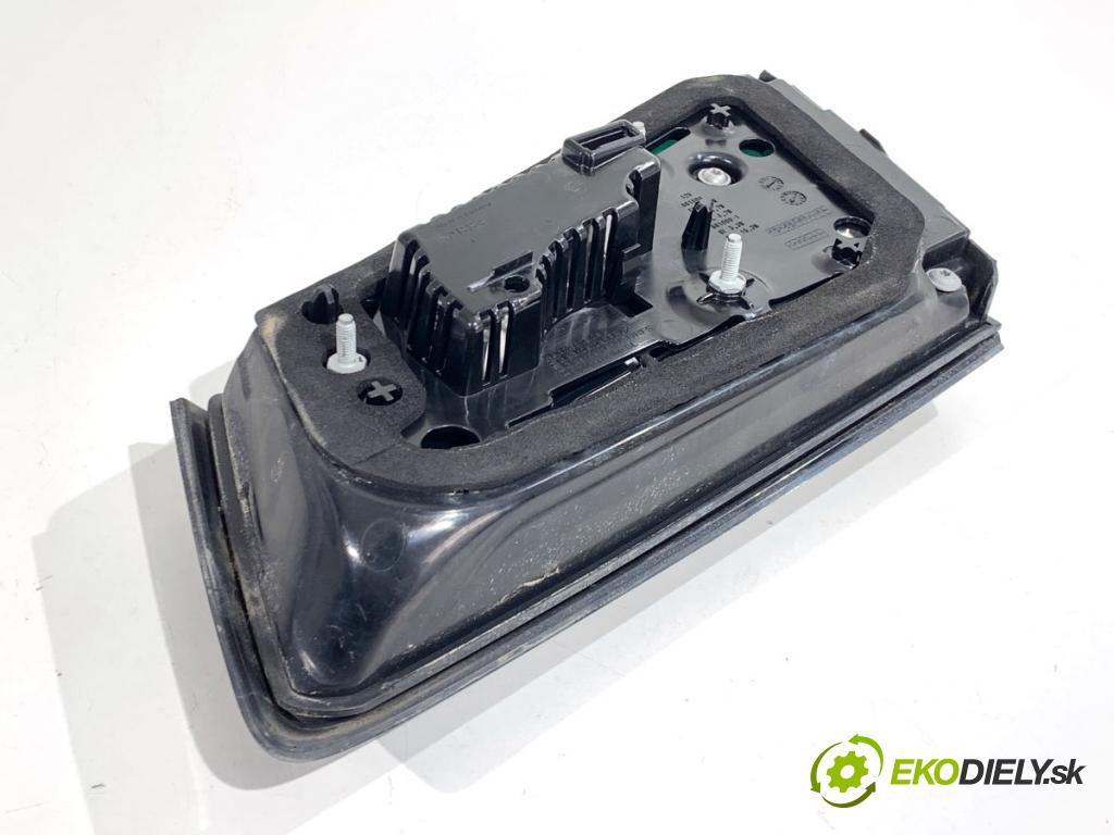 BMW G30 sedan 2022 140 kW 520 d xDrive 1995 světlo zadní část levá strana vnitřní 5A38AF1 (Klika dveří ostatní)