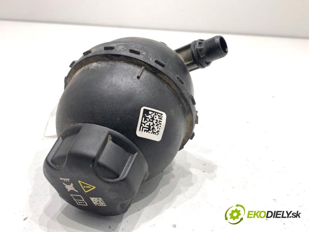 BMW G30 sedan 2022 140 kW 520 d xDrive 1995 Nádržka vyrovnávacia (kvapaliny) chladiaceho 7604431