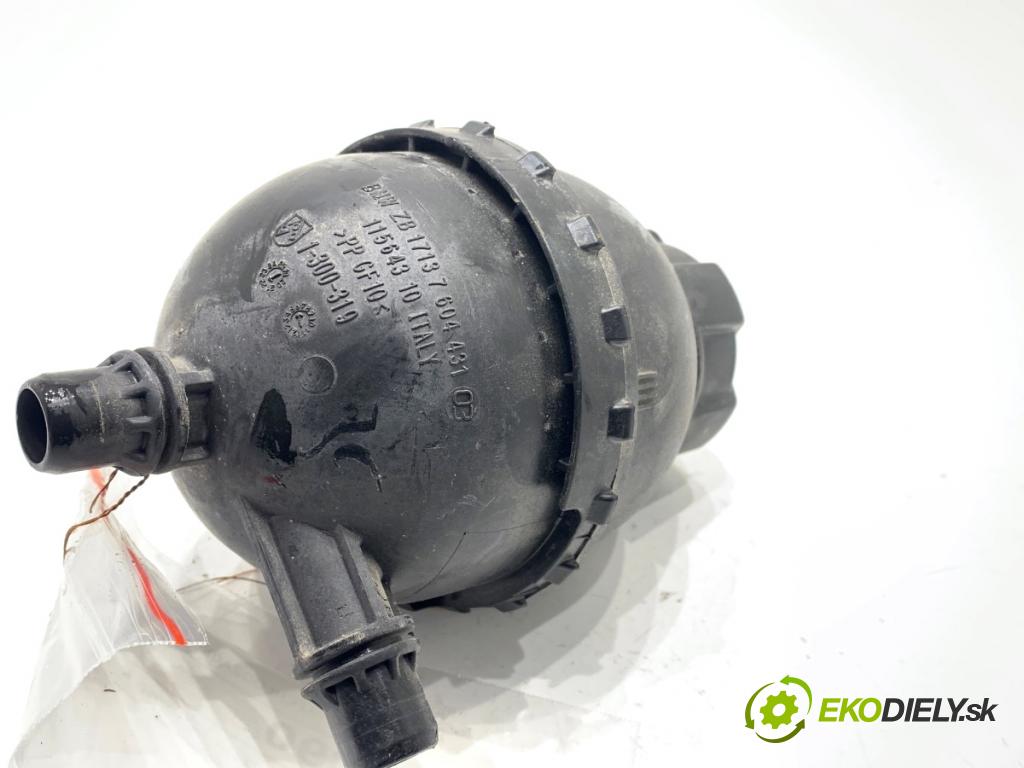 BMW G30 sedan 2022 140 kW 520 d xDrive 1995 nádržka vyrovnávací kapaliny chadicího 7604431