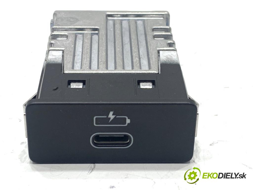 BMW G30 sedan 2022 140 kW 520 d xDrive 1995 HNÍZDO: USB 8711940