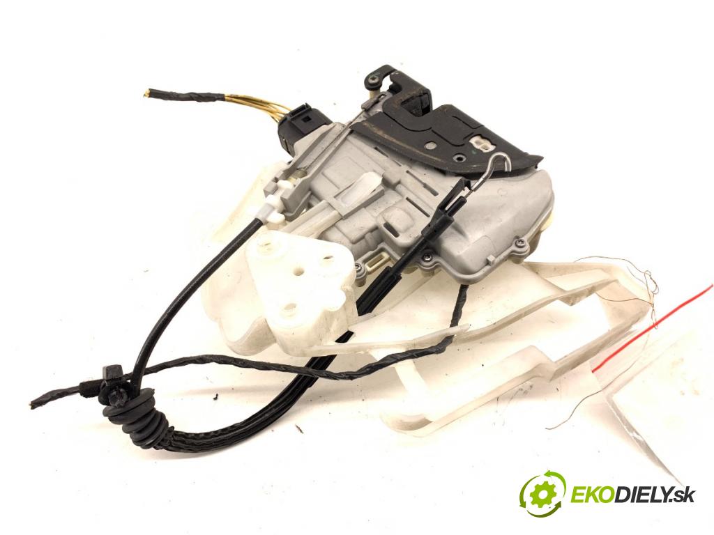 VW PASSAT B7 sedan 2011 103 kW 2.0 TDI 1968 zámok dveře levý přední část 3C1837015A