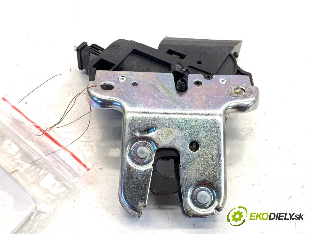 VW PASSAT B7 sedan 2011 103 kW 2.0 TDI 1968 zámok dverí zad 4F5827505D