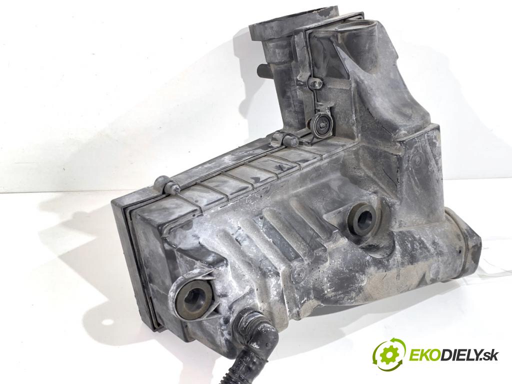 VW PASSAT B7 sedan 2011 103 kW 2.0 TDI 1968 Obal filtra vzduchu 3C0129601 (Obal vzduchového filtra)