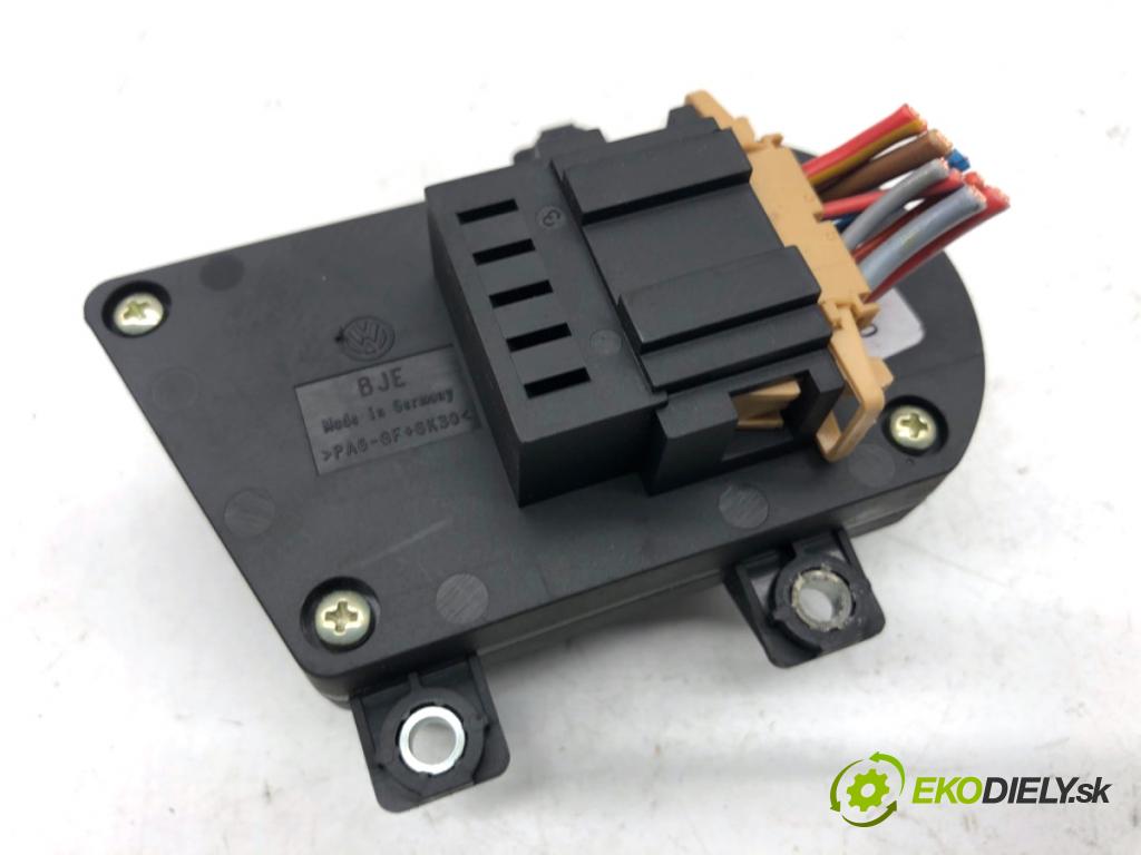 VW PASSAT B7 sedan 2011 103 kW 2.0 TDI 1968 Prepínač sedačky