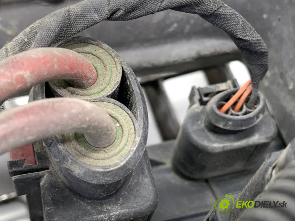 VW PASSAT B7 sedan 2011 103 kW 2.0 TDI 1968 riadenie volantu Riadenie 3C1423050L