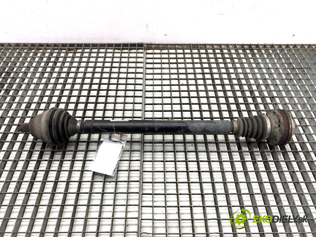 VW PASSAT B7 sedan 2011 103 kW 2.0 TDI 1968 poloos pravý přední část 1K0407272TP