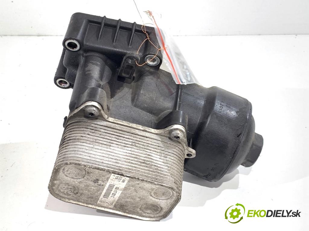 VW PASSAT B7 sedan 2011 103 kW 2.0 TDI 1968 obal filtra oleje 03L115389C (Kryt olejového filtru)