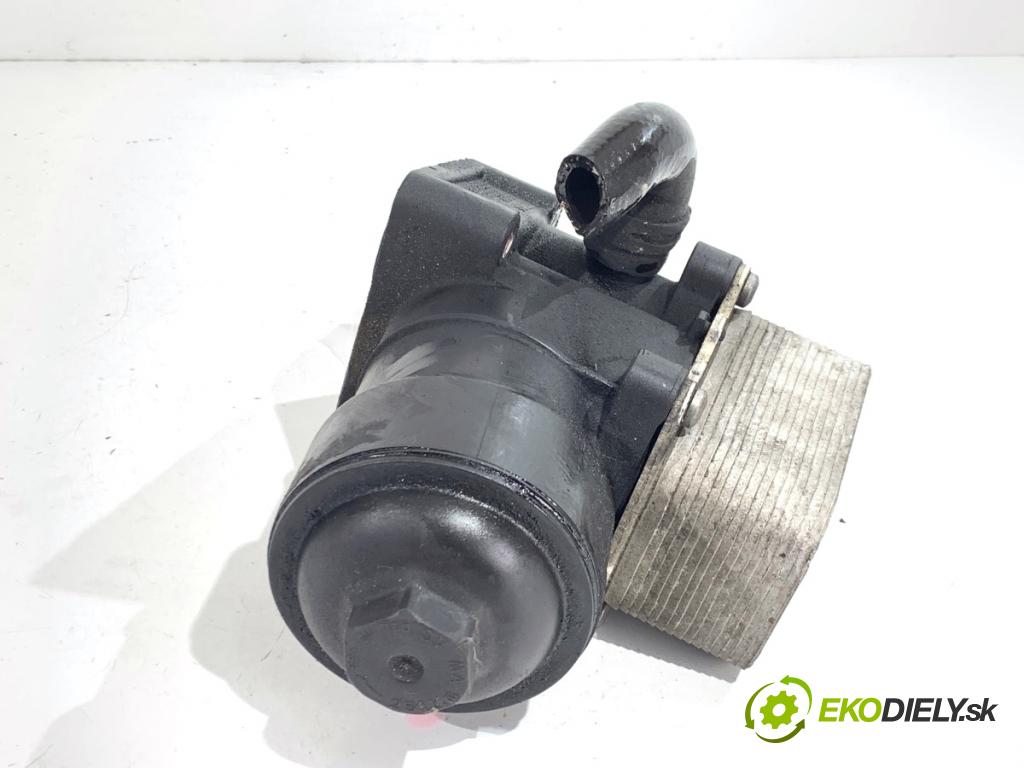 VW PASSAT B7 sedan 2011 103 kW 2.0 TDI 1968 obal filtra oleje 03L115389C (Kryt olejového filtru)