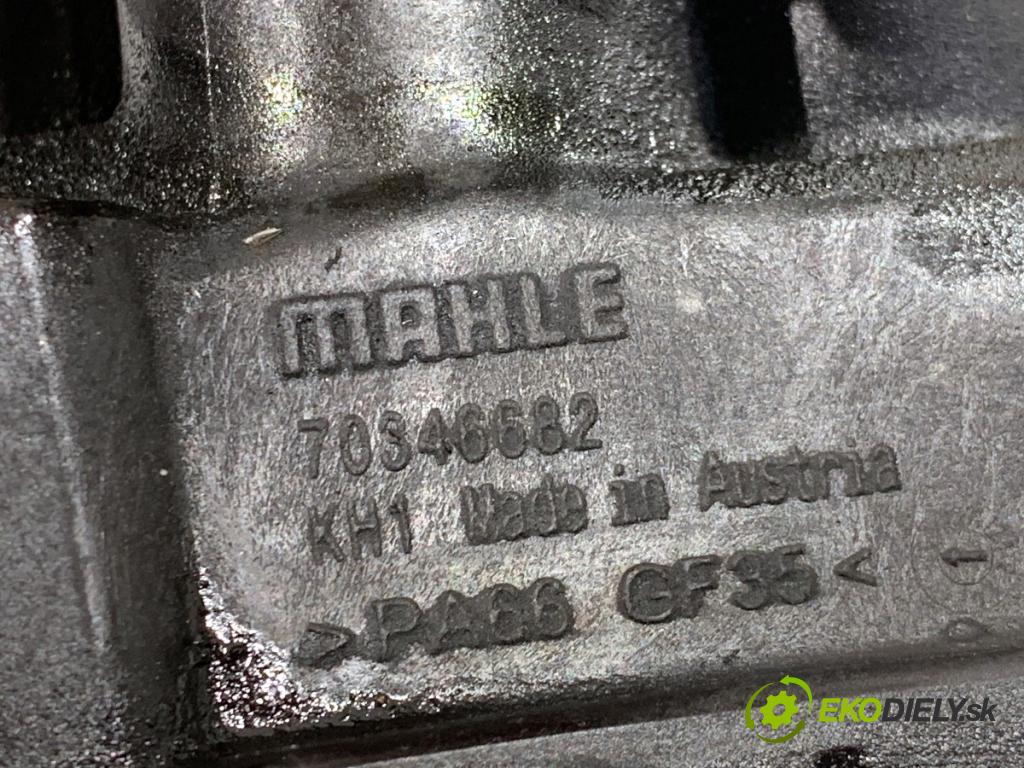 VW PASSAT B7 sedan 2011 103 kW 2.0 TDI 1968 obal filtra oleje 03L115389C (Kryt olejového filtru)