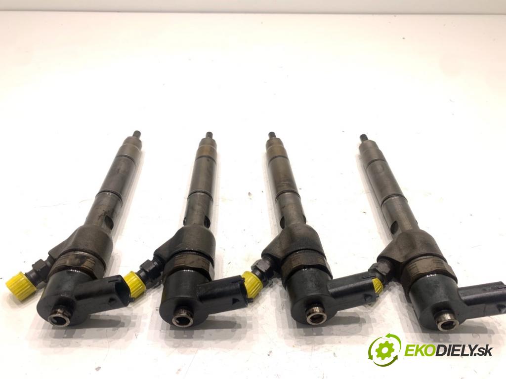 KIA CARENS IV nadwozie wielkoprzestrzenne (MPV) 2013 100 kW 1.7 CRDi 1685 Vstrekovacie ventily 33800-2A800