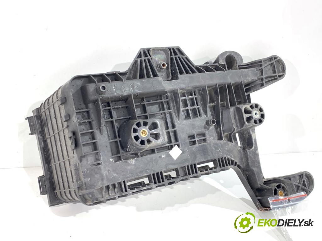 VW PASSAT B7 sedan 2011 103 kW 2.0 TDI 1968 Obal akumulátora 1K0915333