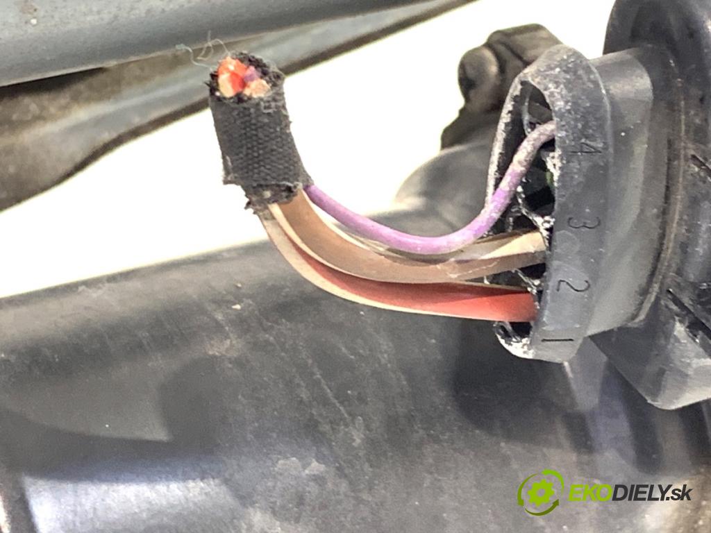 VW PASSAT B7 sedan 2011 103 kW 2.0 TDI 1968 mechanismus stěračů přední část 3AB955023 (Motorek stěračů přední)