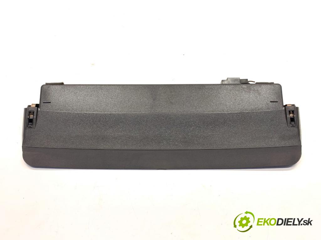 VW PASSAT B7 sedan 2011 103 kW 2.0 TDI 1968 světlo brzdových světel 