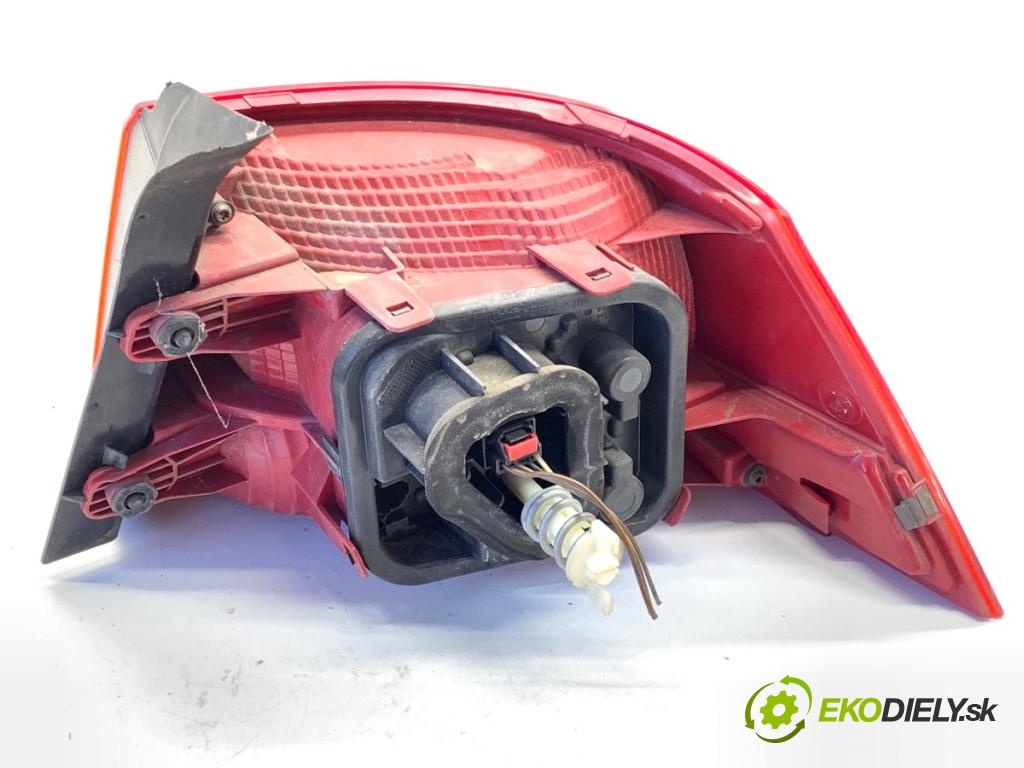 VW PASSAT B7 sedan 2011 103 kW 2.0 TDI 1968 Svetlo ľavy zad 3AE945095F