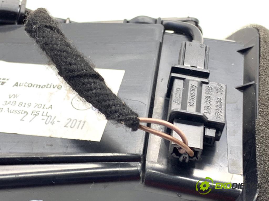 VW PASSAT B7 sedan 2011 103 kW 2.0 TDI 1968 mří topení levý přední část 3AB819701A