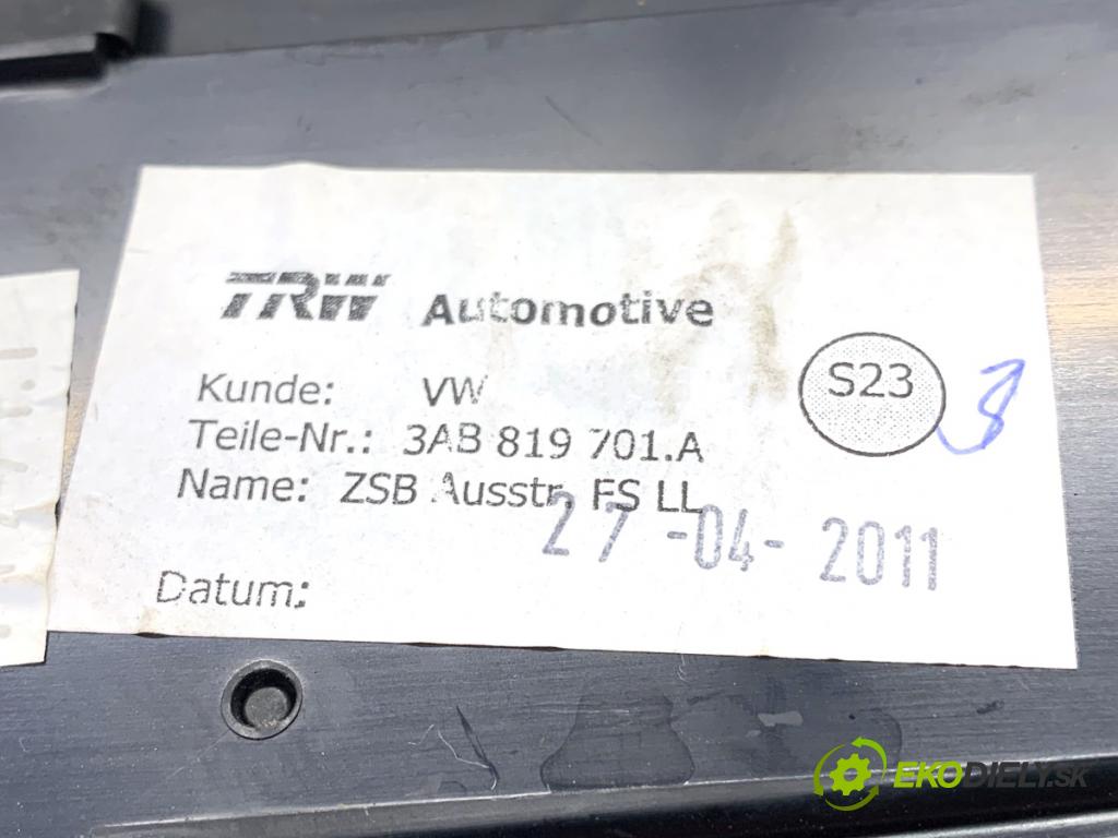 VW PASSAT B7 sedan 2011 103 kW 2.0 TDI 1968 mří topení levý přední část 3AB819701A