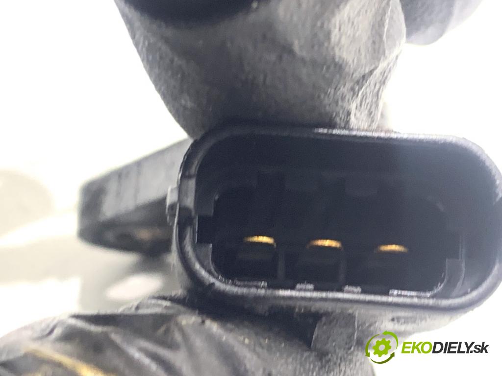 KIA CARENS IV nadwozie wielkoprzestrzenne (MPV) 2013 100 kW 1.7 CRDi 1685 Snímač pozície vačkového hriadeľa 39300-2A000 (Snímač polohy kľukového hriadeľa)