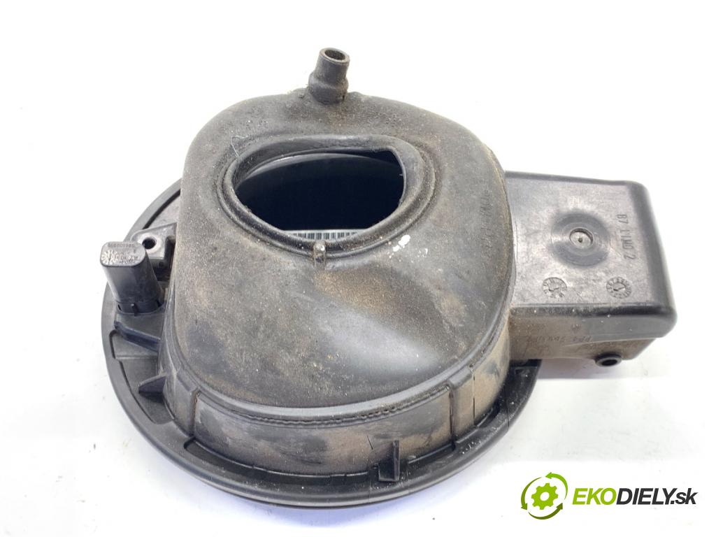 VW PASSAT B7 sedan 2011 103 kW 2.0 TDI 1968 Dvierka nádrže paliva  (Kľučka dverí ostatné)