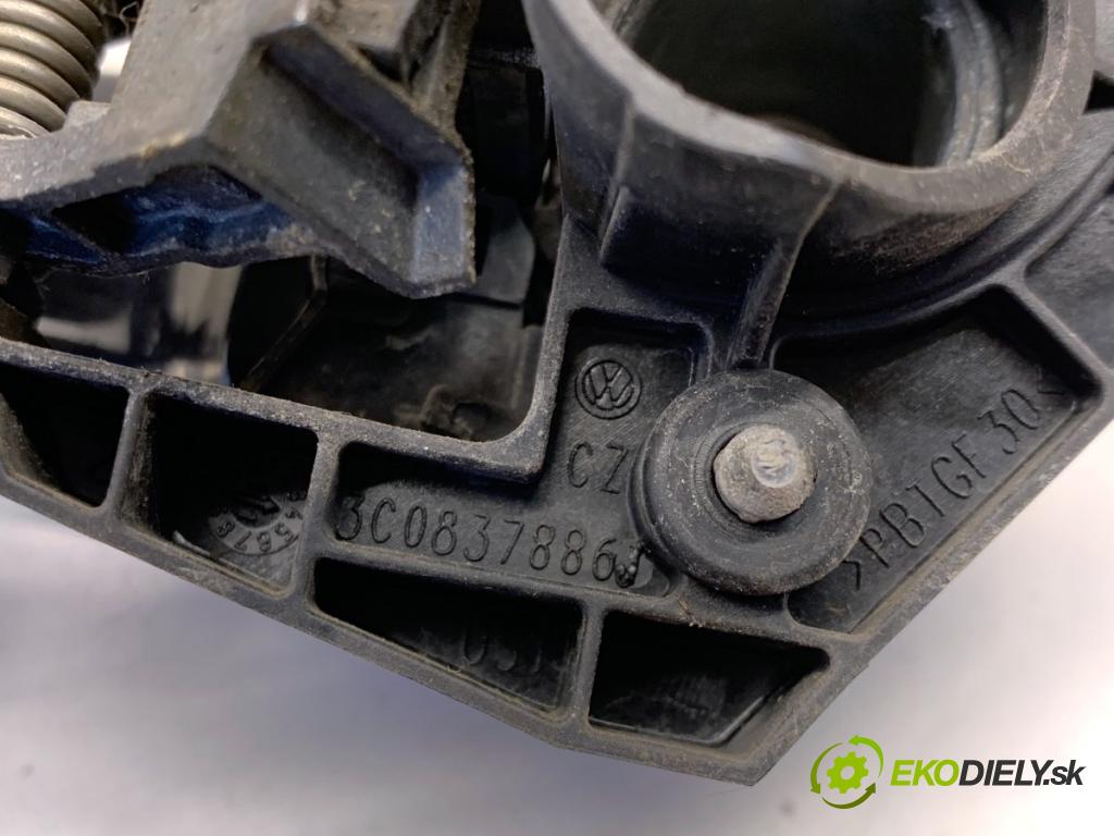 VW PASSAT B7 sedan 2011 103 kW 2.0 TDI 1968 Kľučka vonkajšia pravy predný 3C0837886J