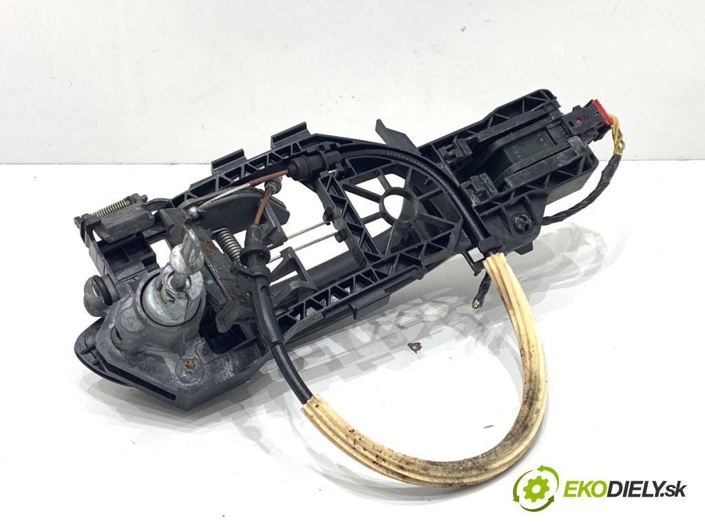 VW PASSAT B7 sedan 2011 103 kW 2.0 TDI 1968 Kľučka vonkajšia ľavy predný