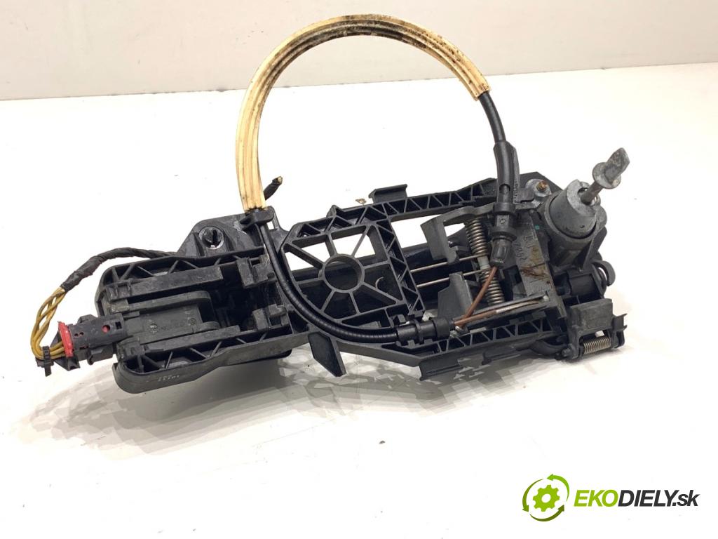 VW PASSAT B7 sedan 2011 103 kW 2.0 TDI 1968 Kľučka vonkajšia ľavy predný