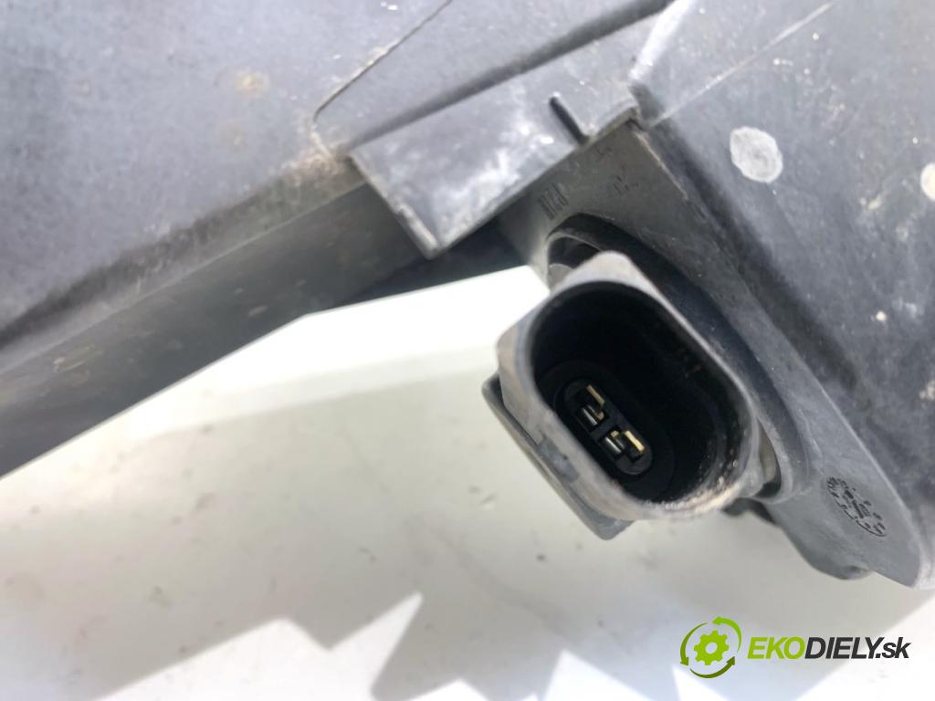 VW PASSAT B7 sedan 2011 103 kW 2.0 TDI 1968 Hmlové svetlo, hmlovka pravy predný