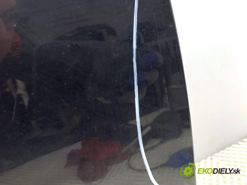 VW PASSAT B7 sedan 2011 103 kW 2.0 TDI 1968 dveře pravý přední část