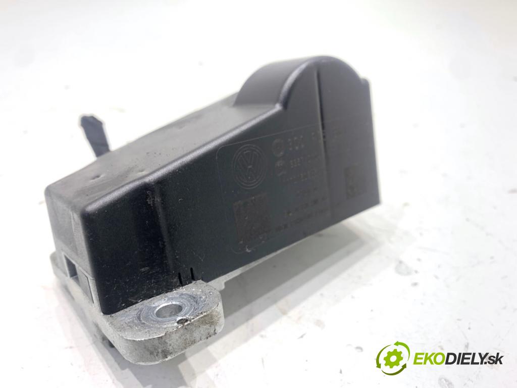 VW PASSAT B7 sedan 2011 103 kW 2.0 TDI 1968 blokáda volantu 3C0905861J (Řízení ostatní)